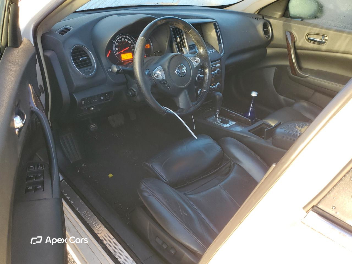 Nissan Maxima 2011
