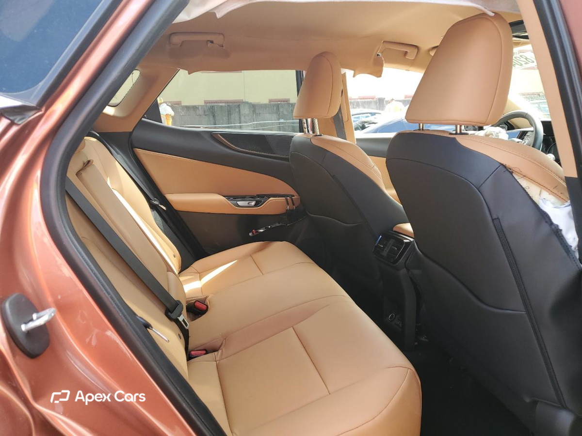 Lexus NX 2025