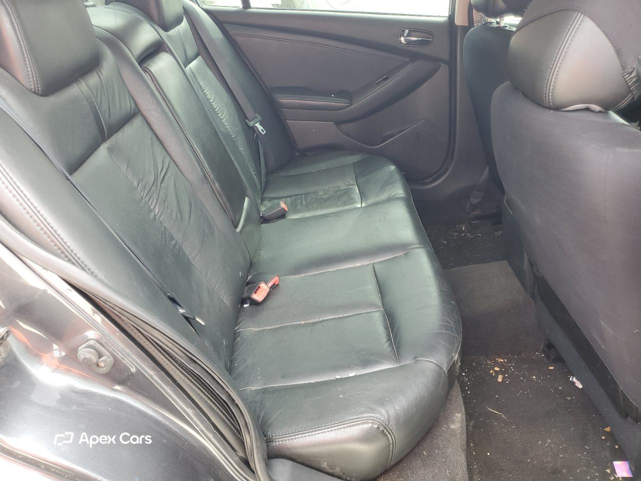 Nissan Altima 2010