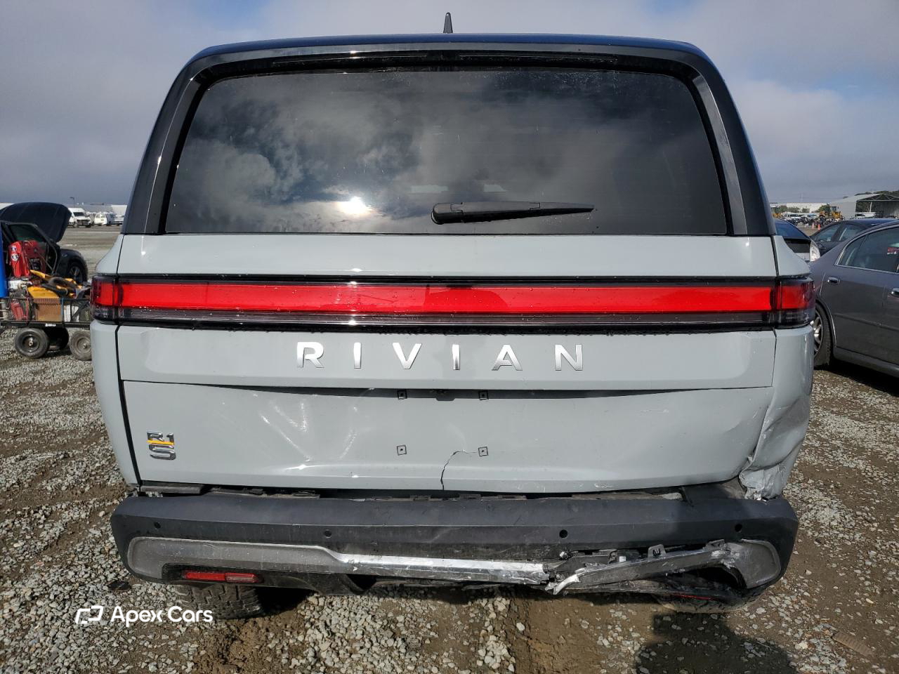 Rivian R1S 2023