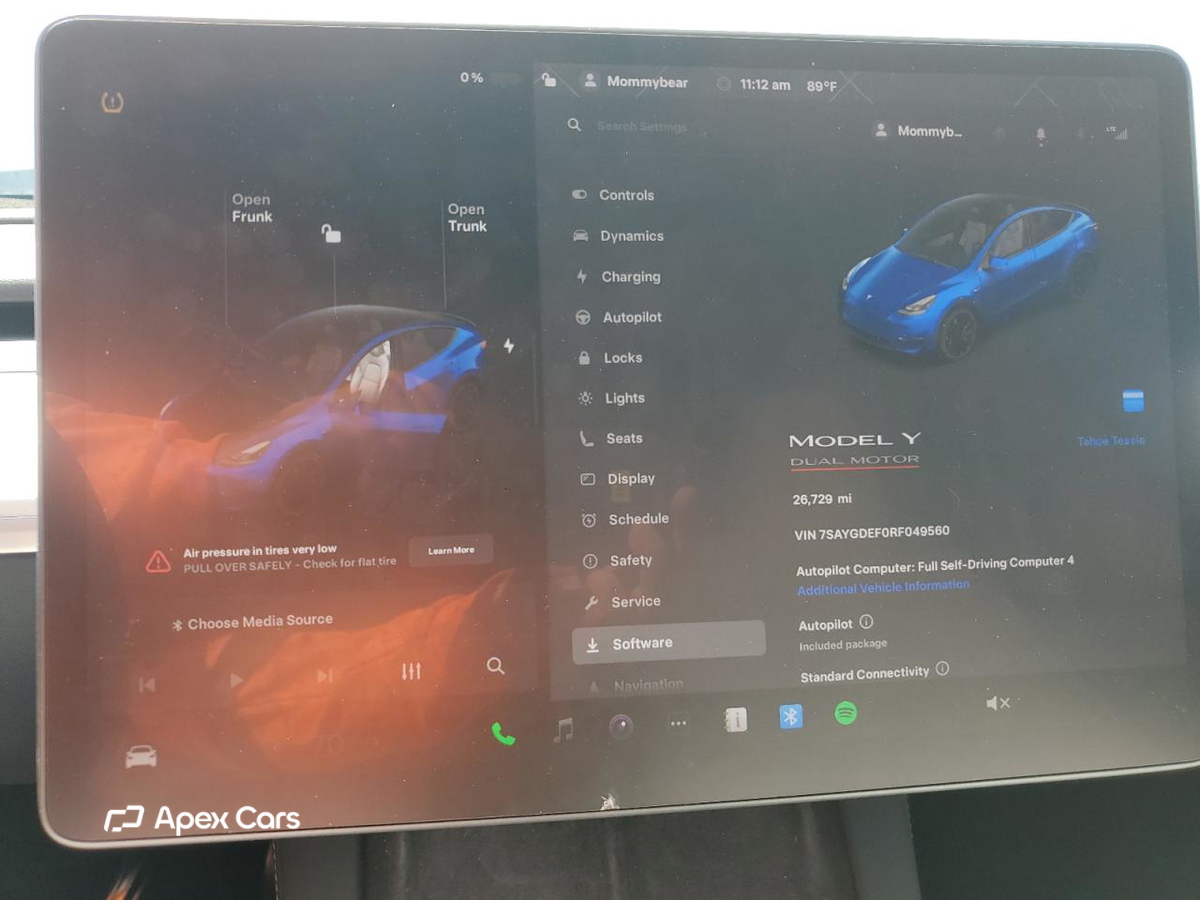 Tesla Model Y 2024