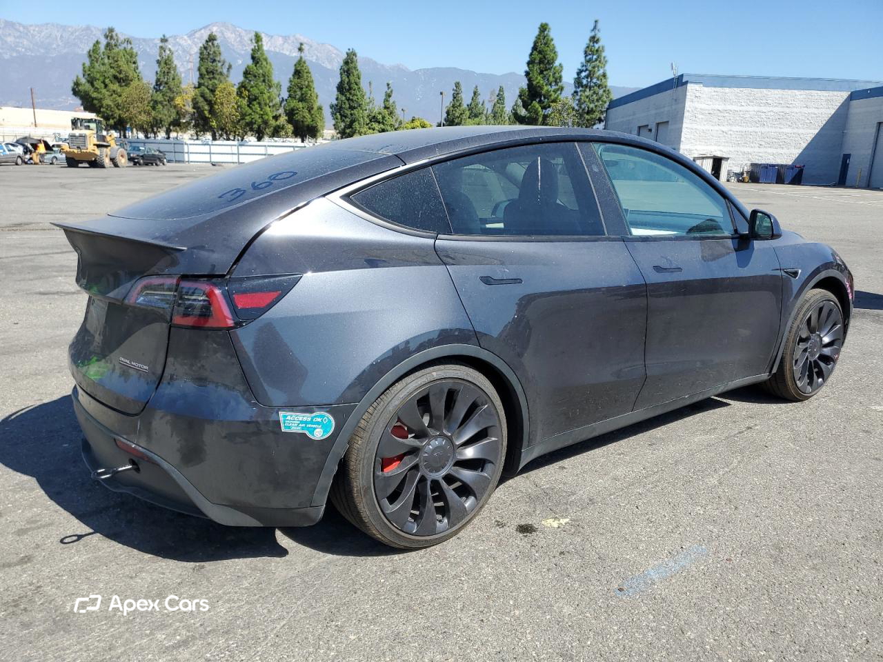 Tesla Model Y 2025