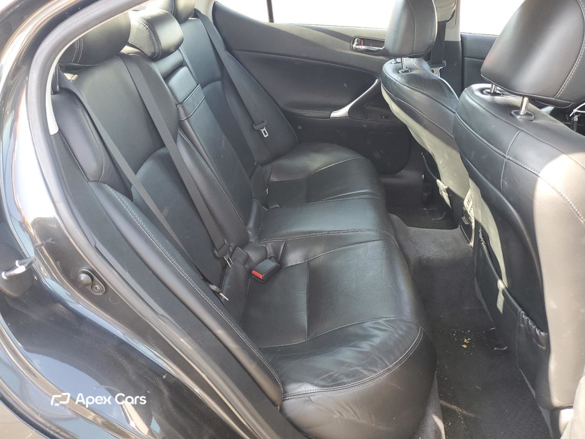 Lexus IS 2010