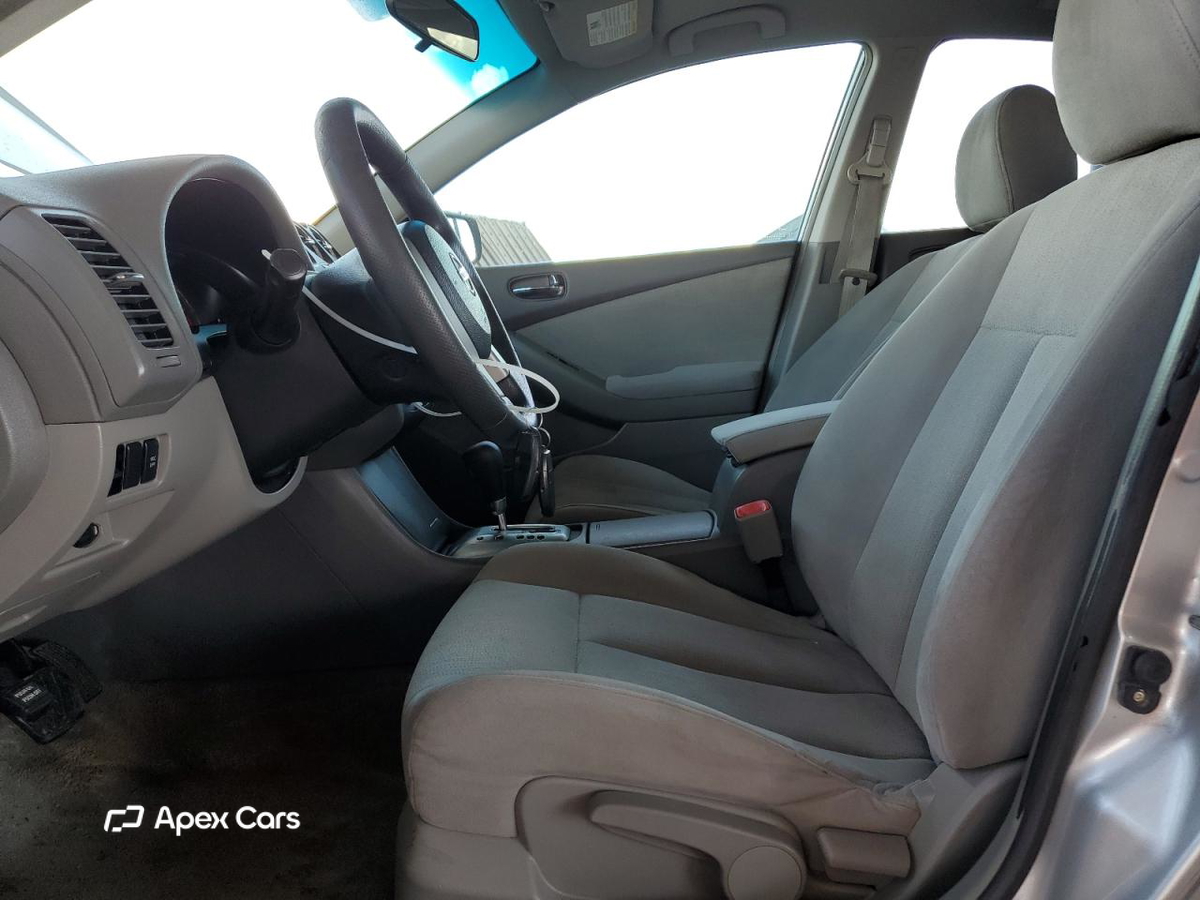 Nissan Altima 2010