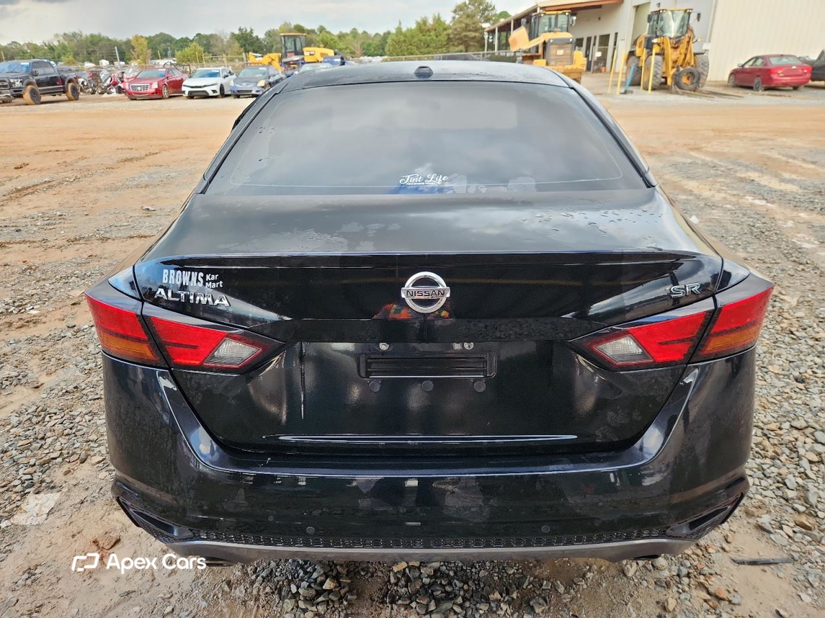 Nissan Altima 2021