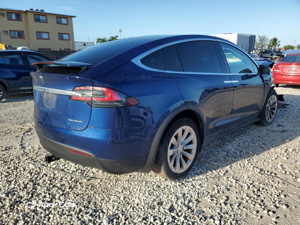 Tesla Model X 2020