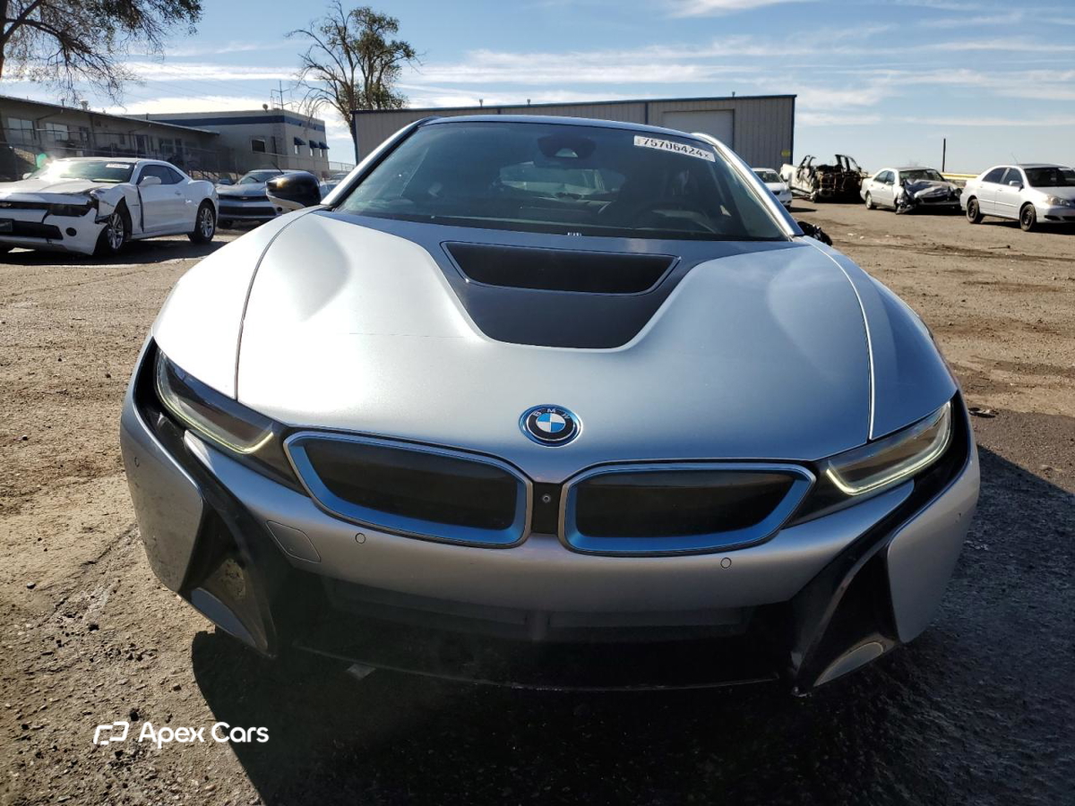 BMW i8 2015