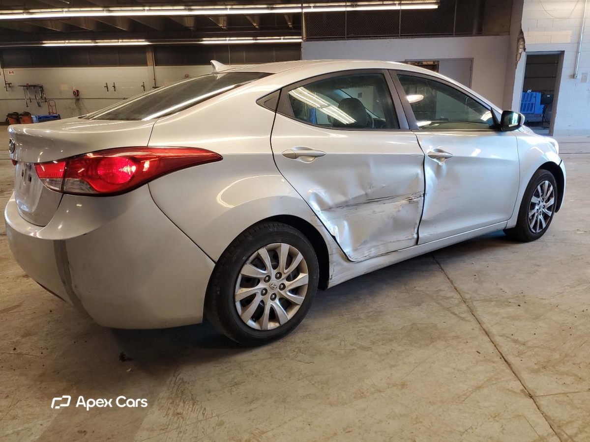 Hyundai Elantra 2012