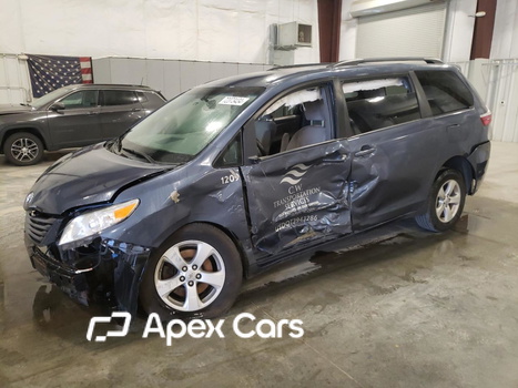 Toyota Sienna 2015 - Image 1 of 12