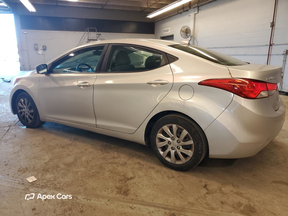 Hyundai Elantra 2012