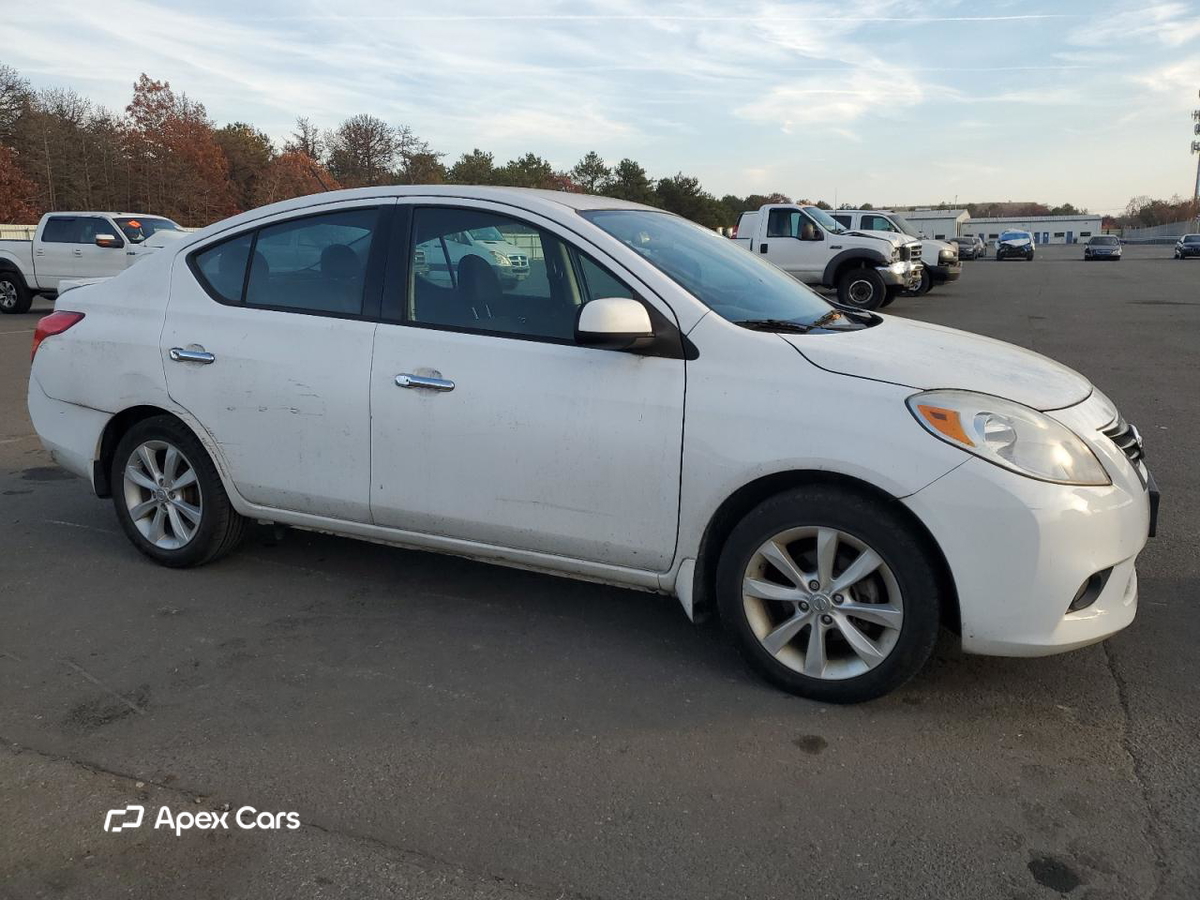 Nissan Versa 2014