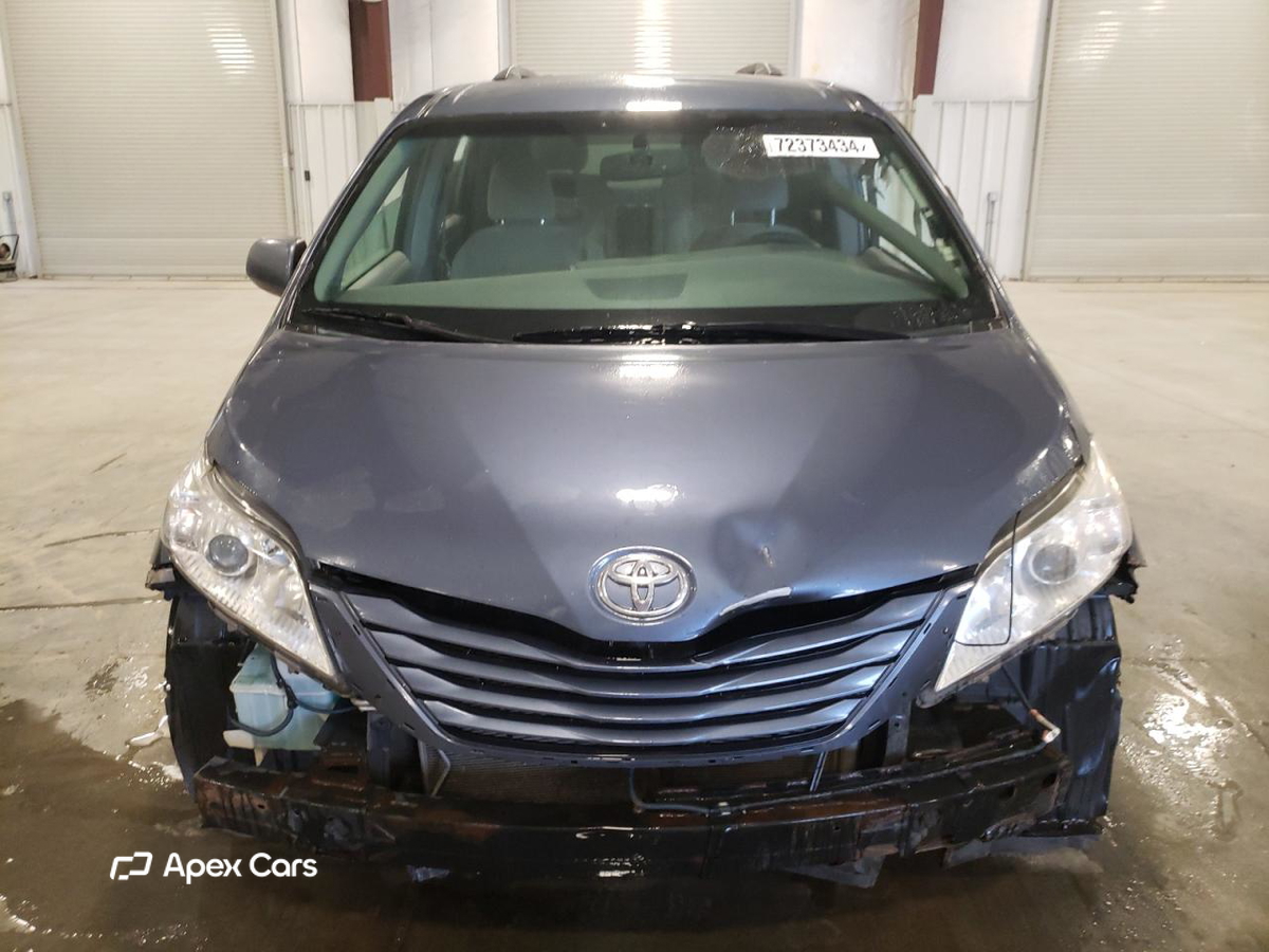 Toyota Sienna 2015