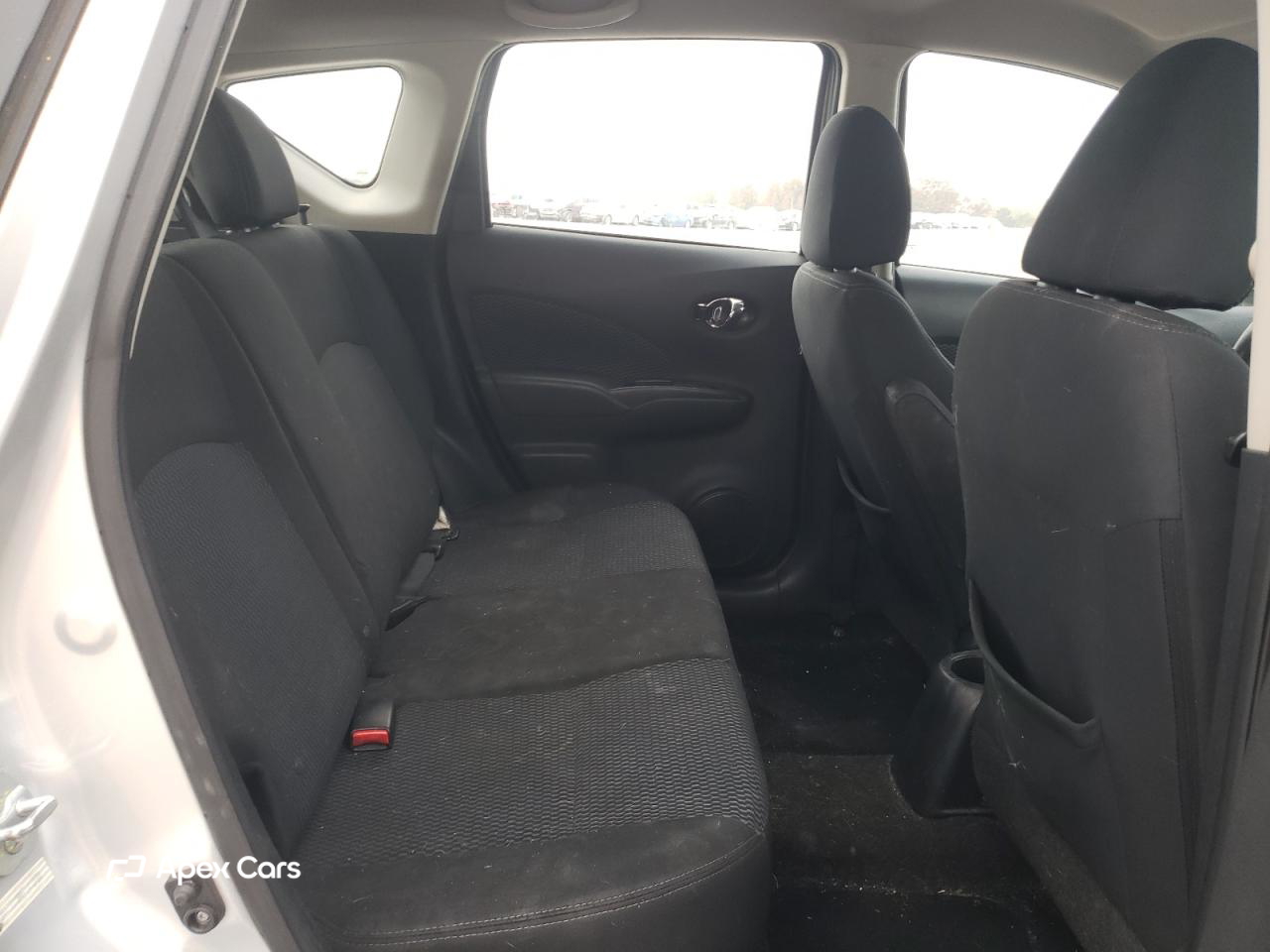 Nissan Versa 2015