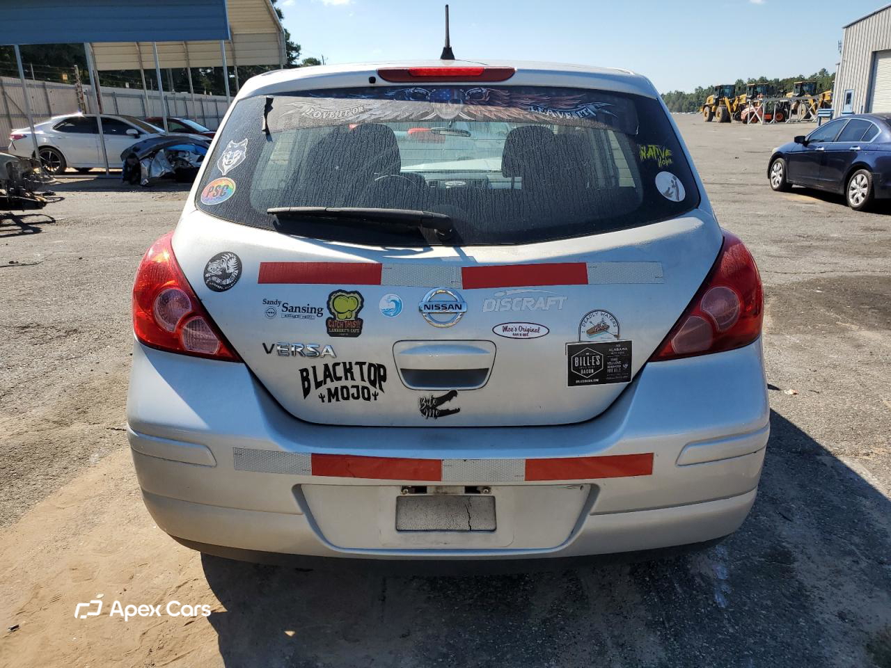 Nissan Versa 2011
