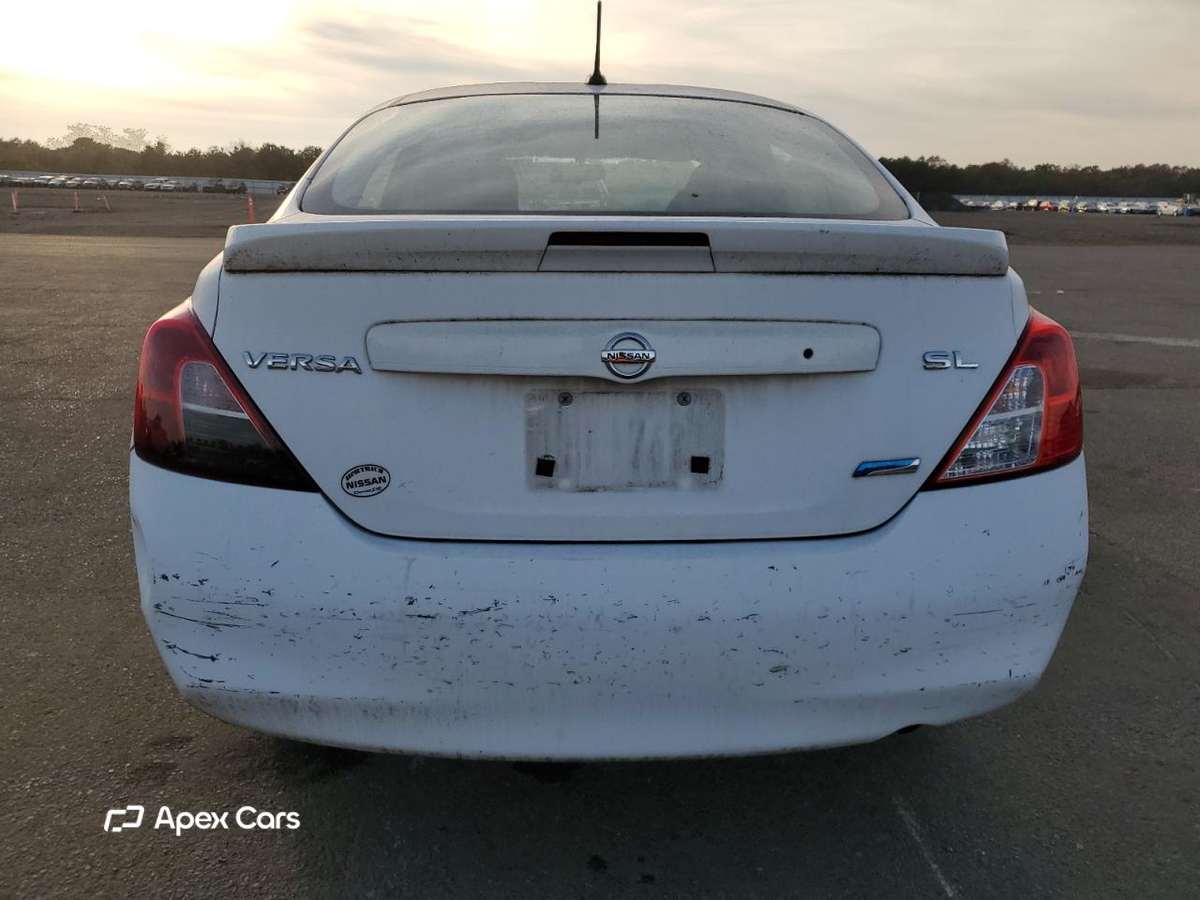 Nissan Versa 2014