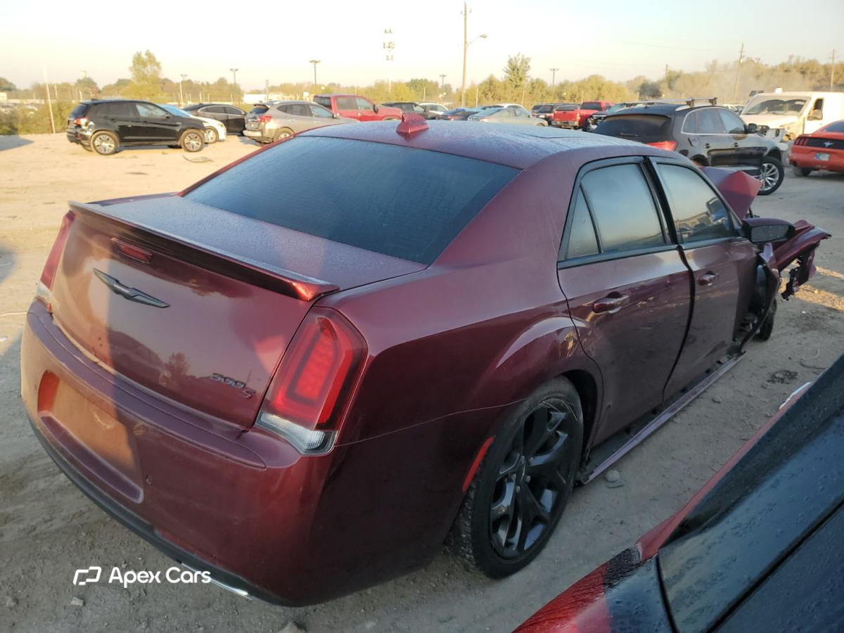 Chrysler 300 2021