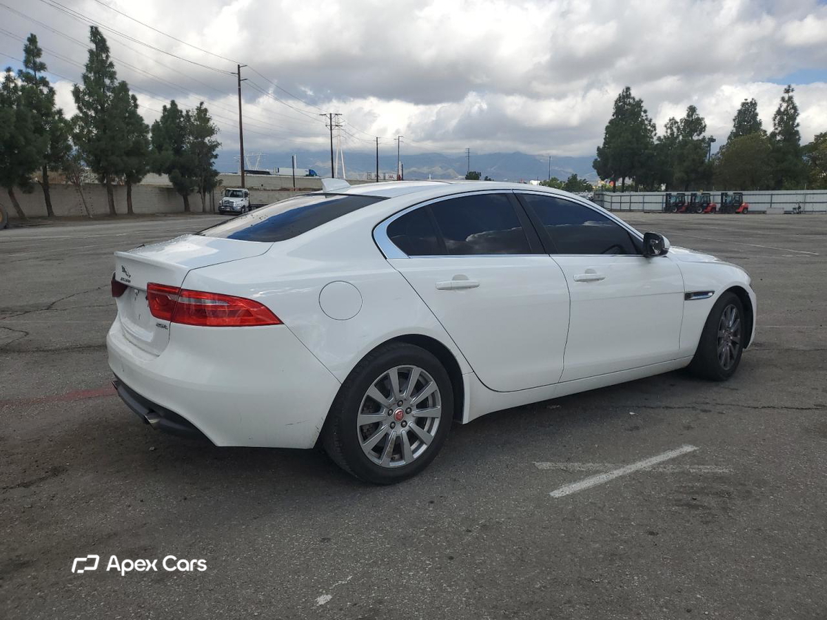 Jaguar XE 2019
