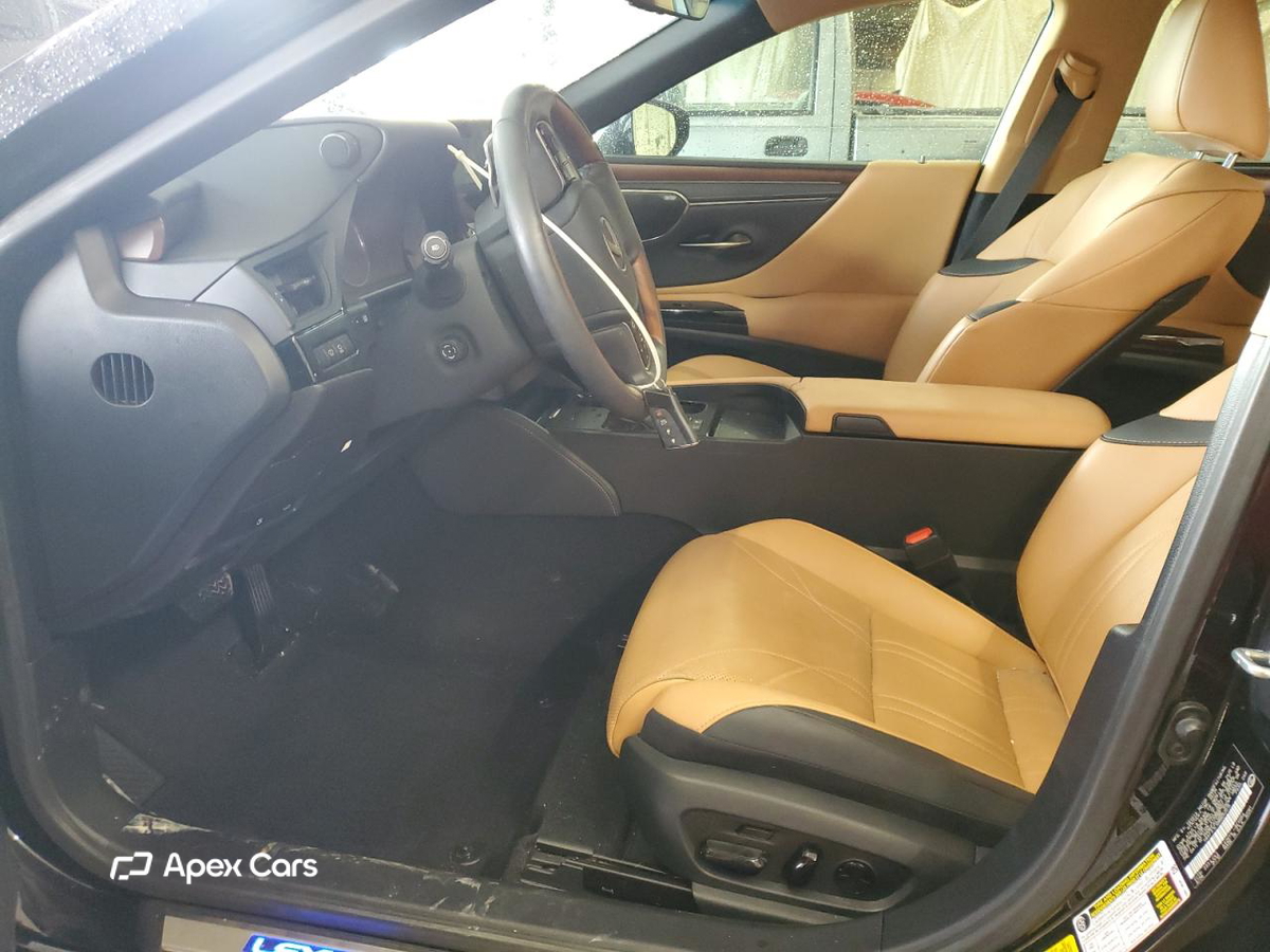 Lexus ES 2024