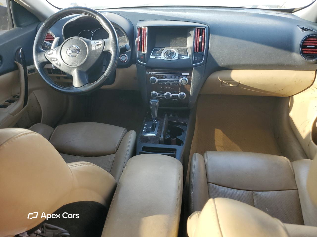 Nissan Maxima 2010