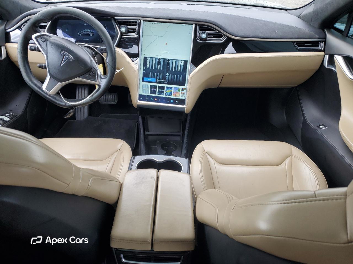 Tesla Model S 2015