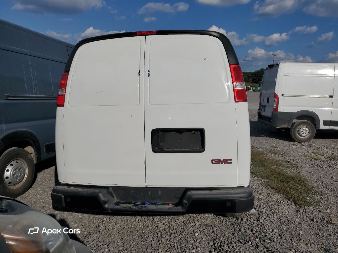 GMC Savana 2023
