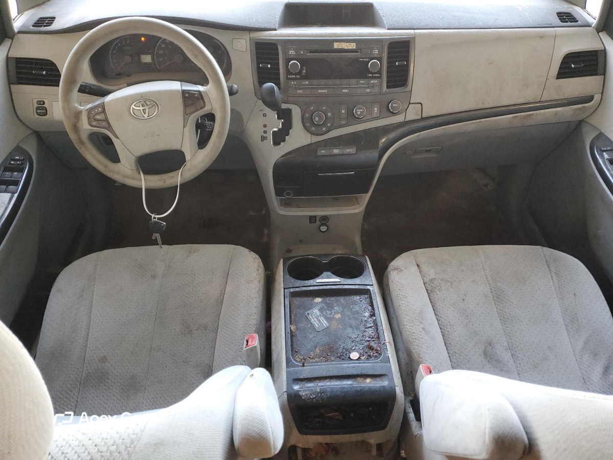 Toyota Sienna 2011