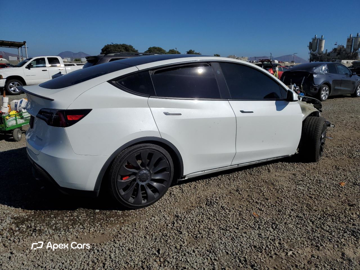 Tesla Model Y 2024