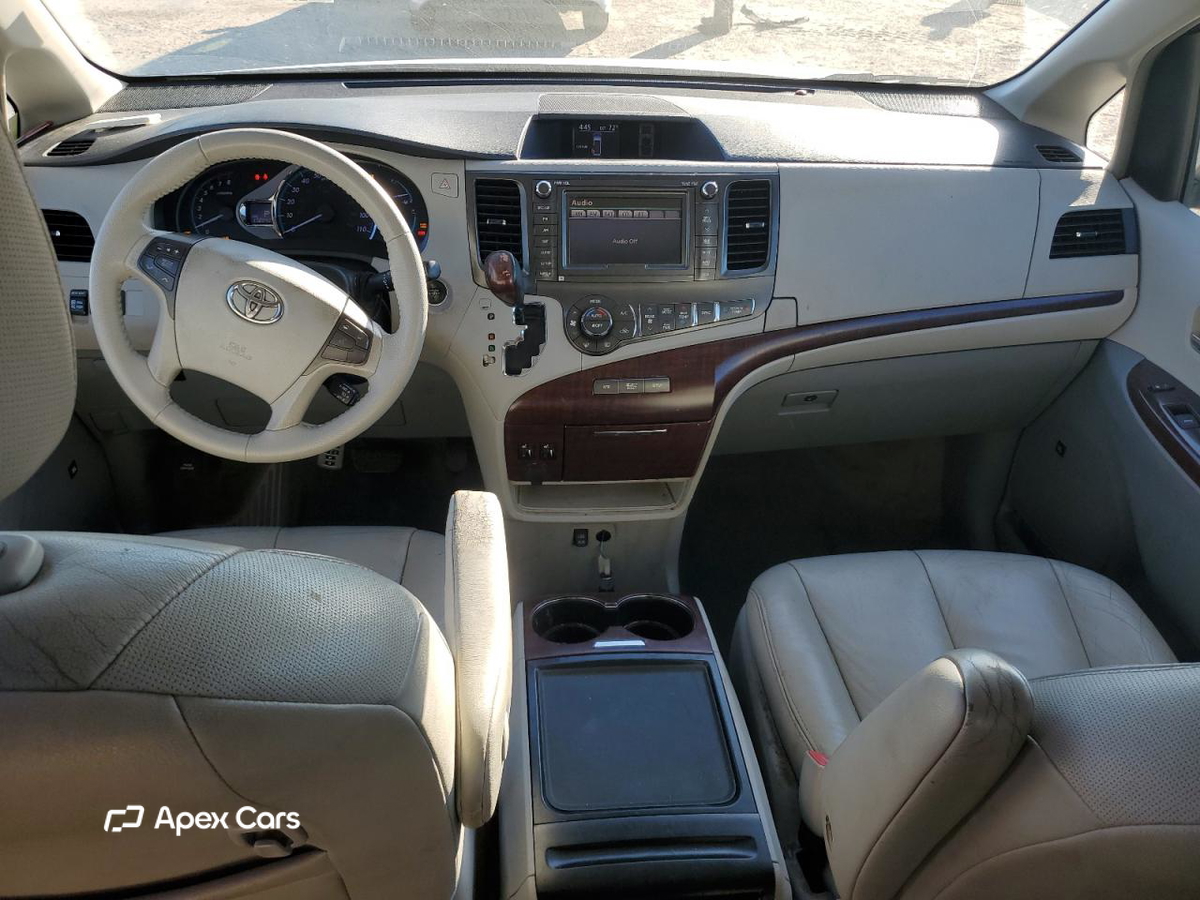 Toyota Sienna 2012
