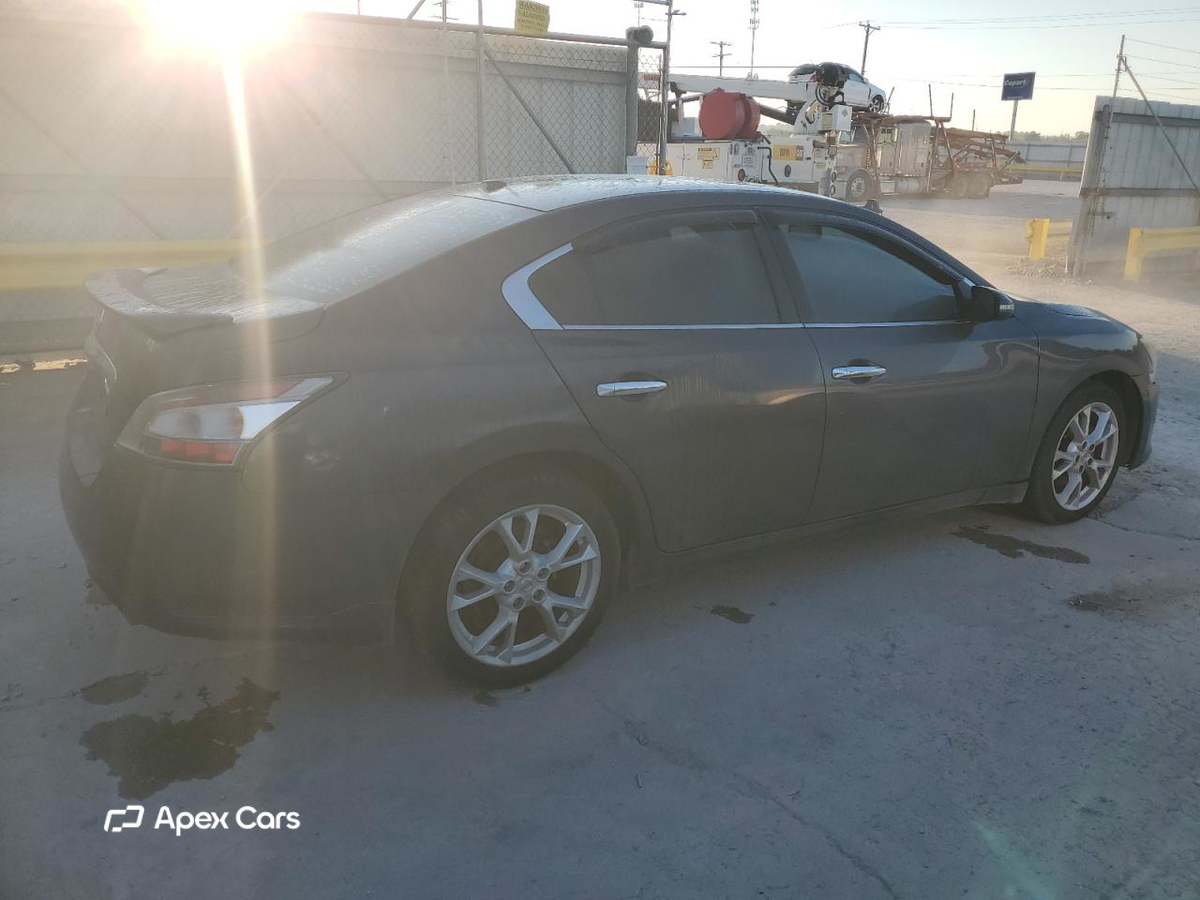 Nissan Maxima 2012