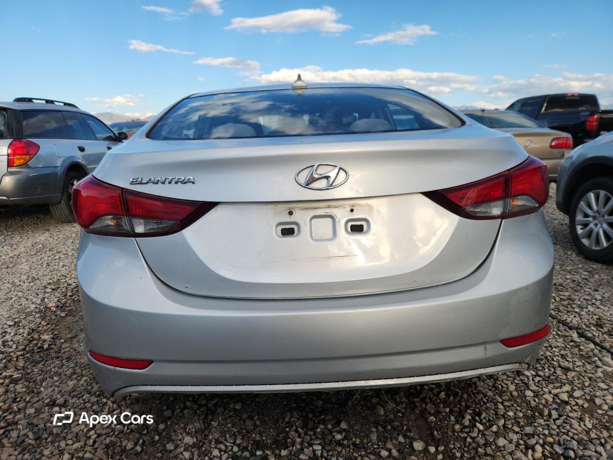 Hyundai Elantra 2016