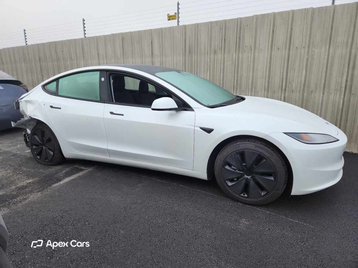 Tesla Model 3 2024