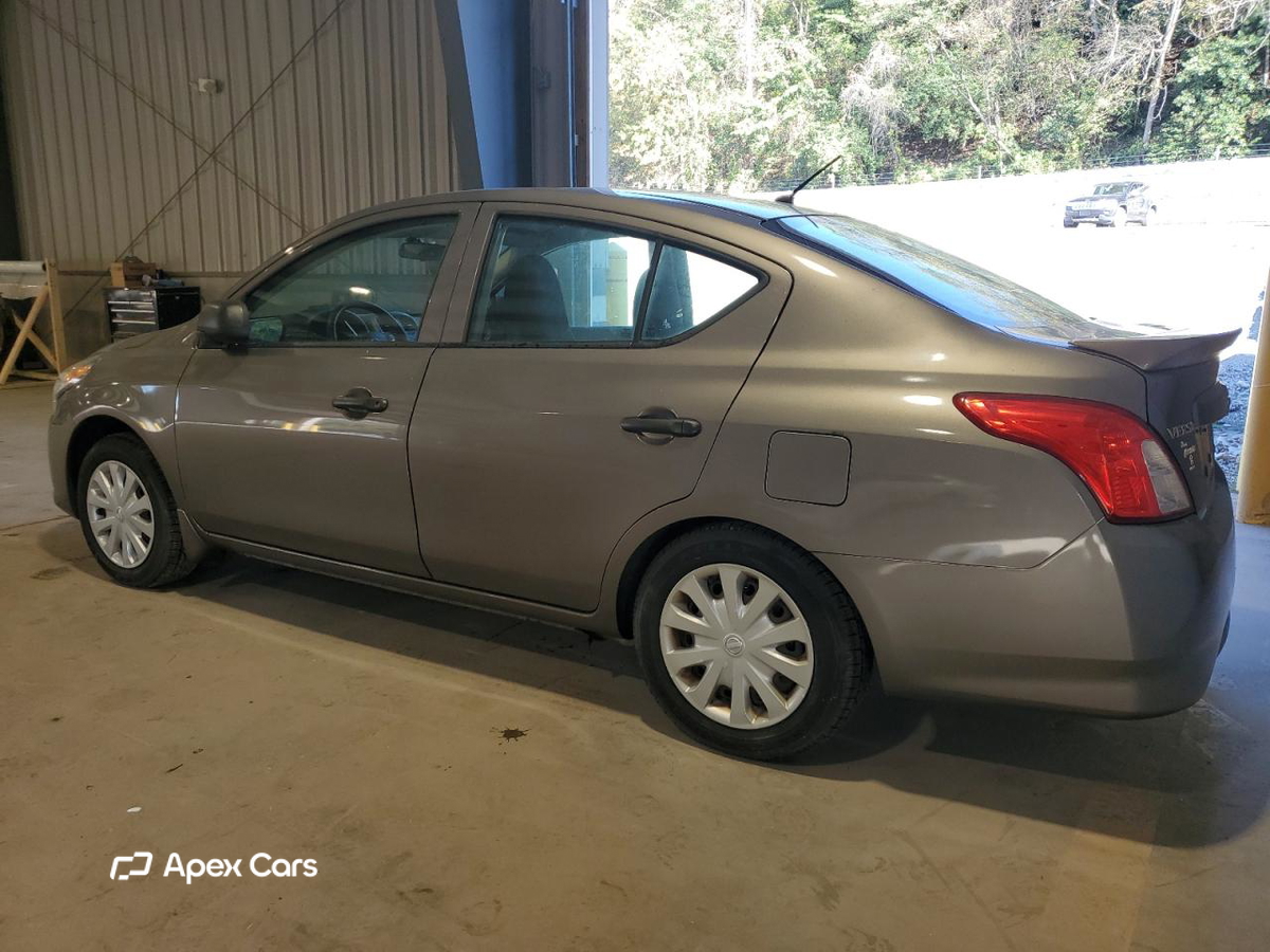 Nissan Versa 2015