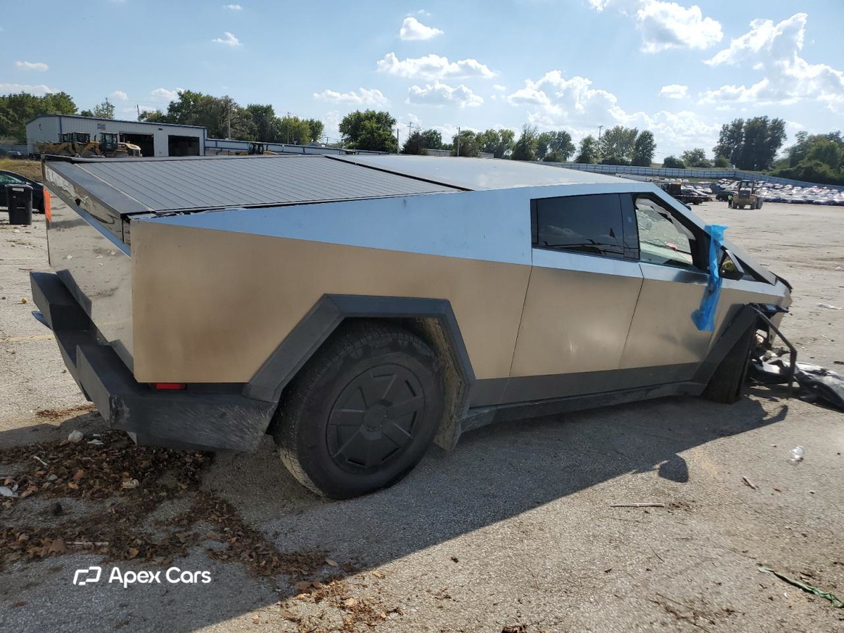 Tesla Cybertruck 2025