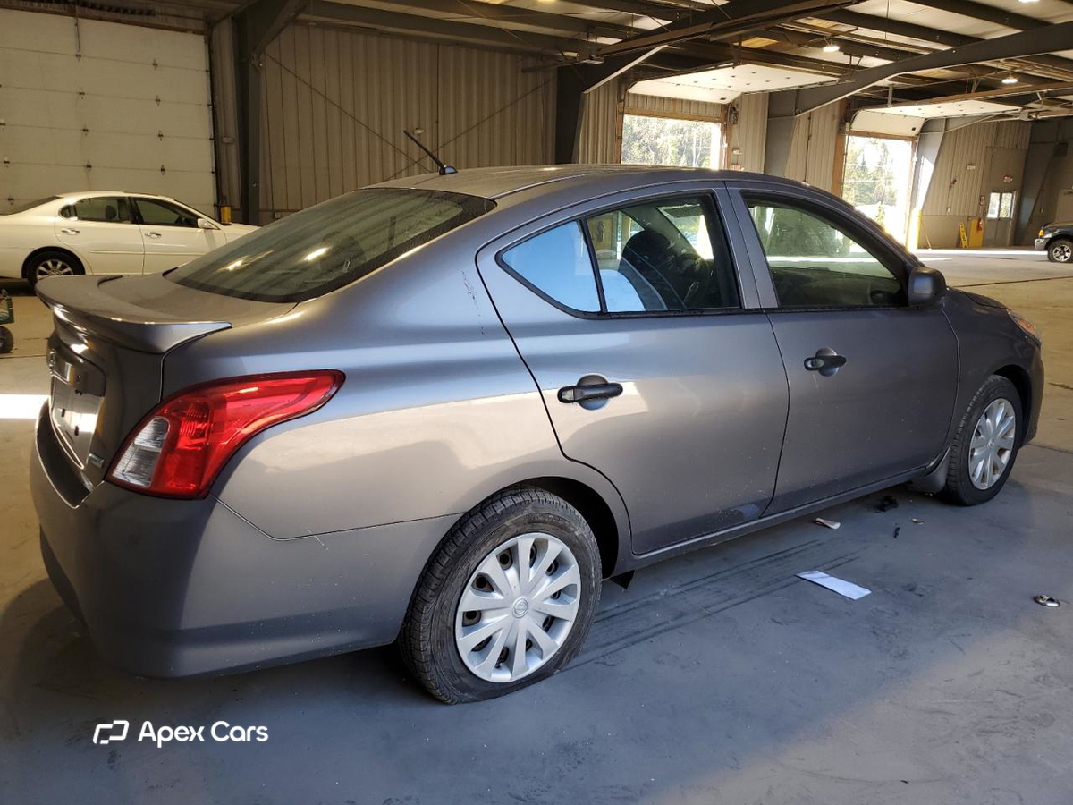 Nissan Versa 2015