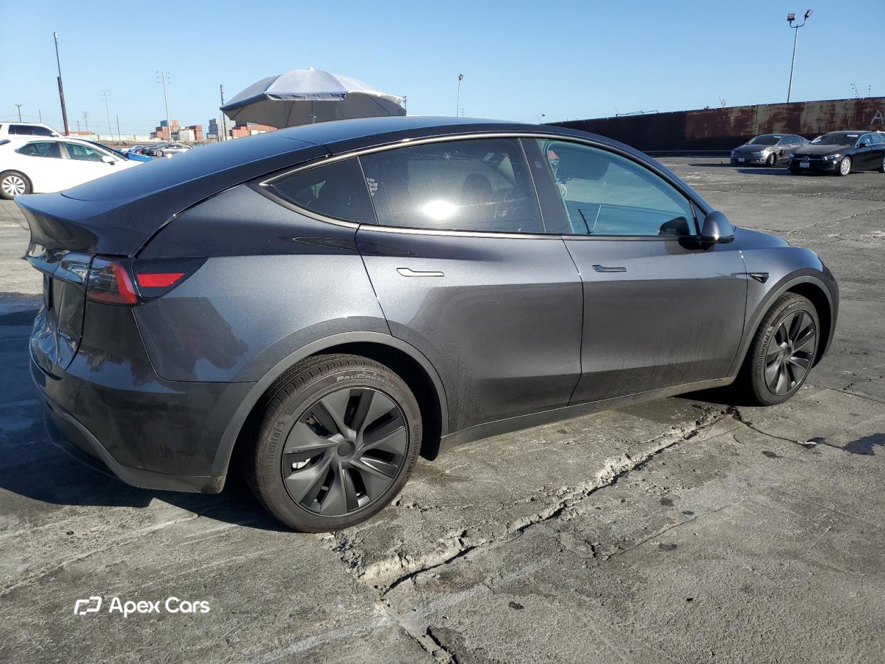 Tesla Model Y 2025
