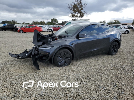 Tesla Model Y 2026 - Image 1 of 15