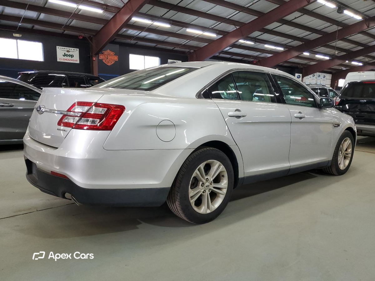 Ford Taurus 2016