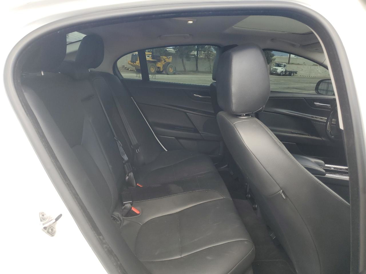 Jaguar XE 2019