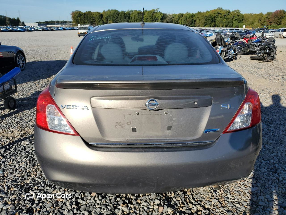 Nissan Versa 2012