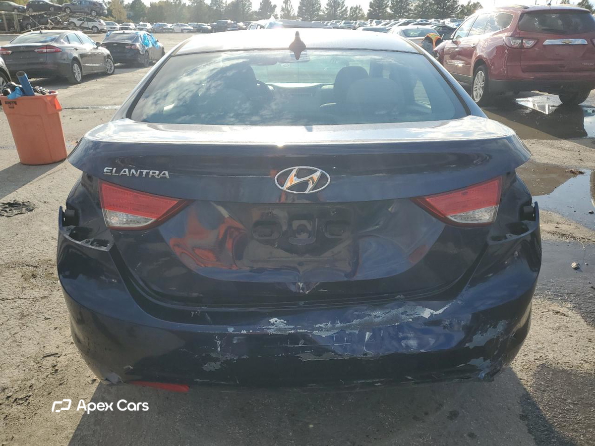 Hyundai Elantra 2012