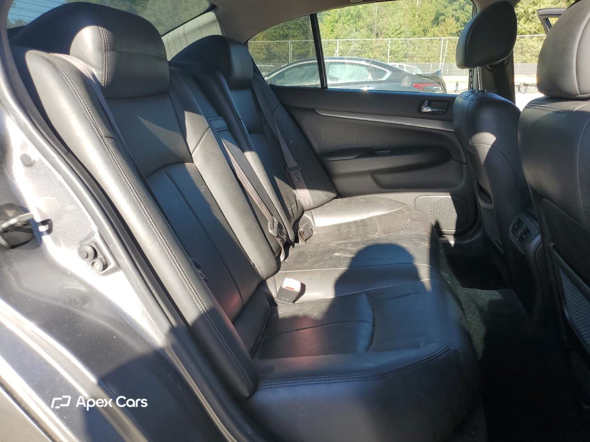 Infiniti G 2010