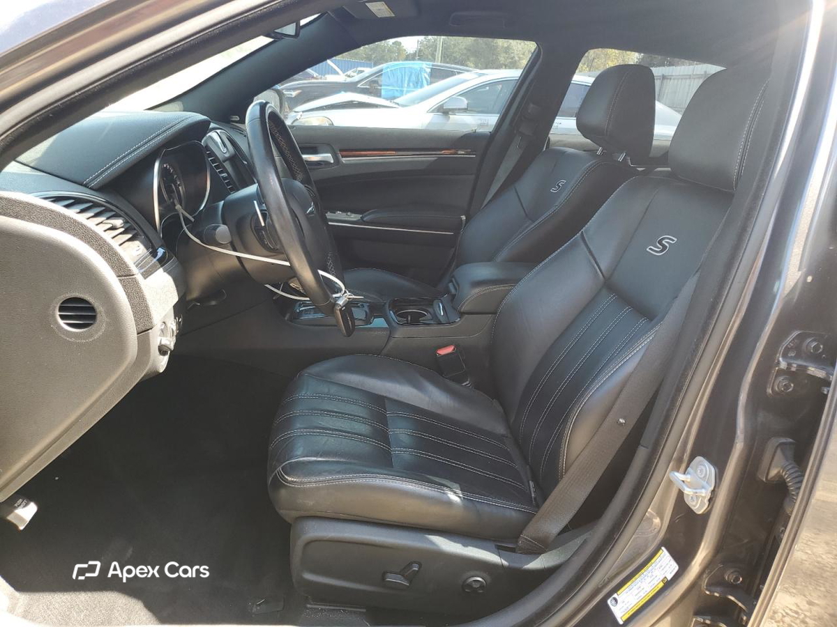 Chrysler 300 2021