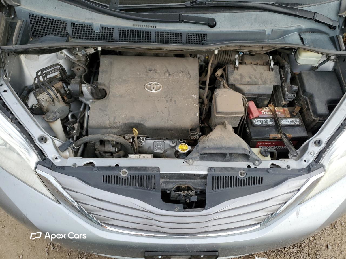 Toyota Sienna 2015