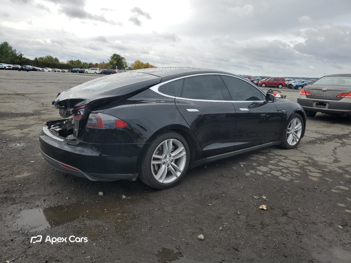 Tesla Model S 2015
