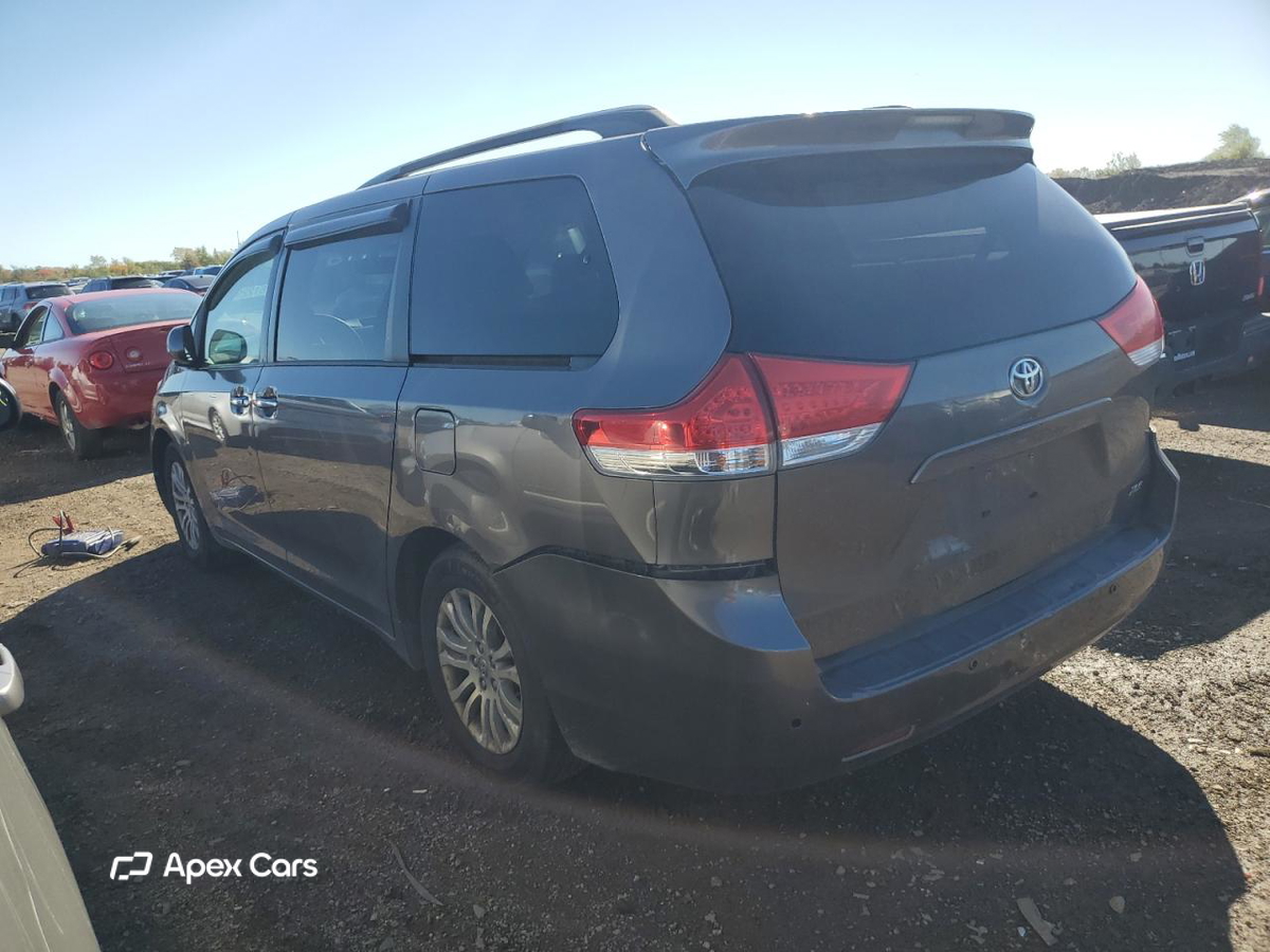 Toyota Sienna 2012