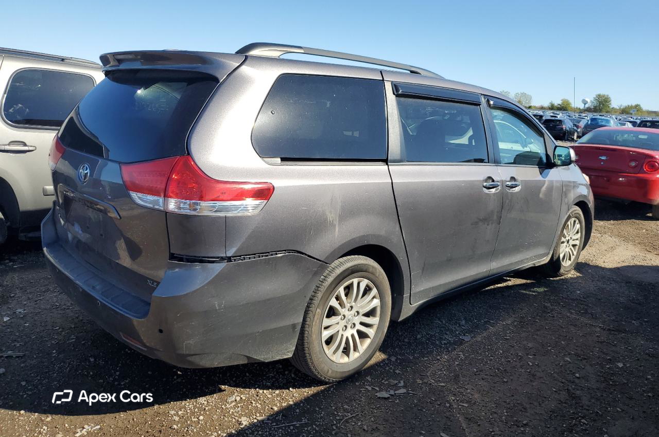 Toyota Sienna 2012