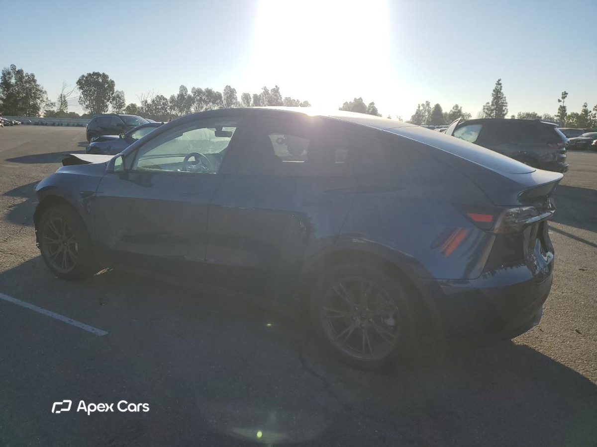 Tesla Model Y 2024