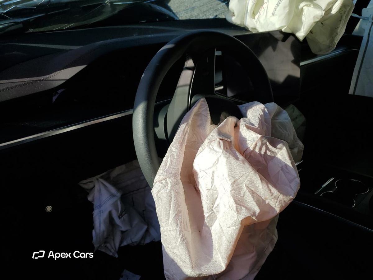 Tesla Model X 2024