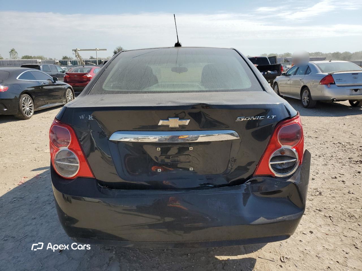 Chevrolet Sonic 2015