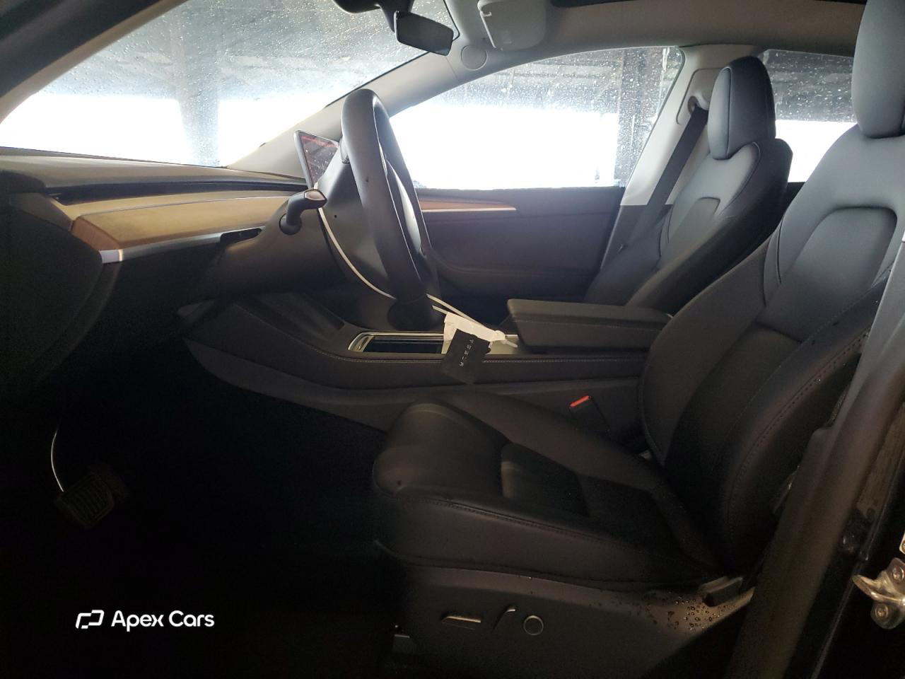 Tesla Model Y 2025